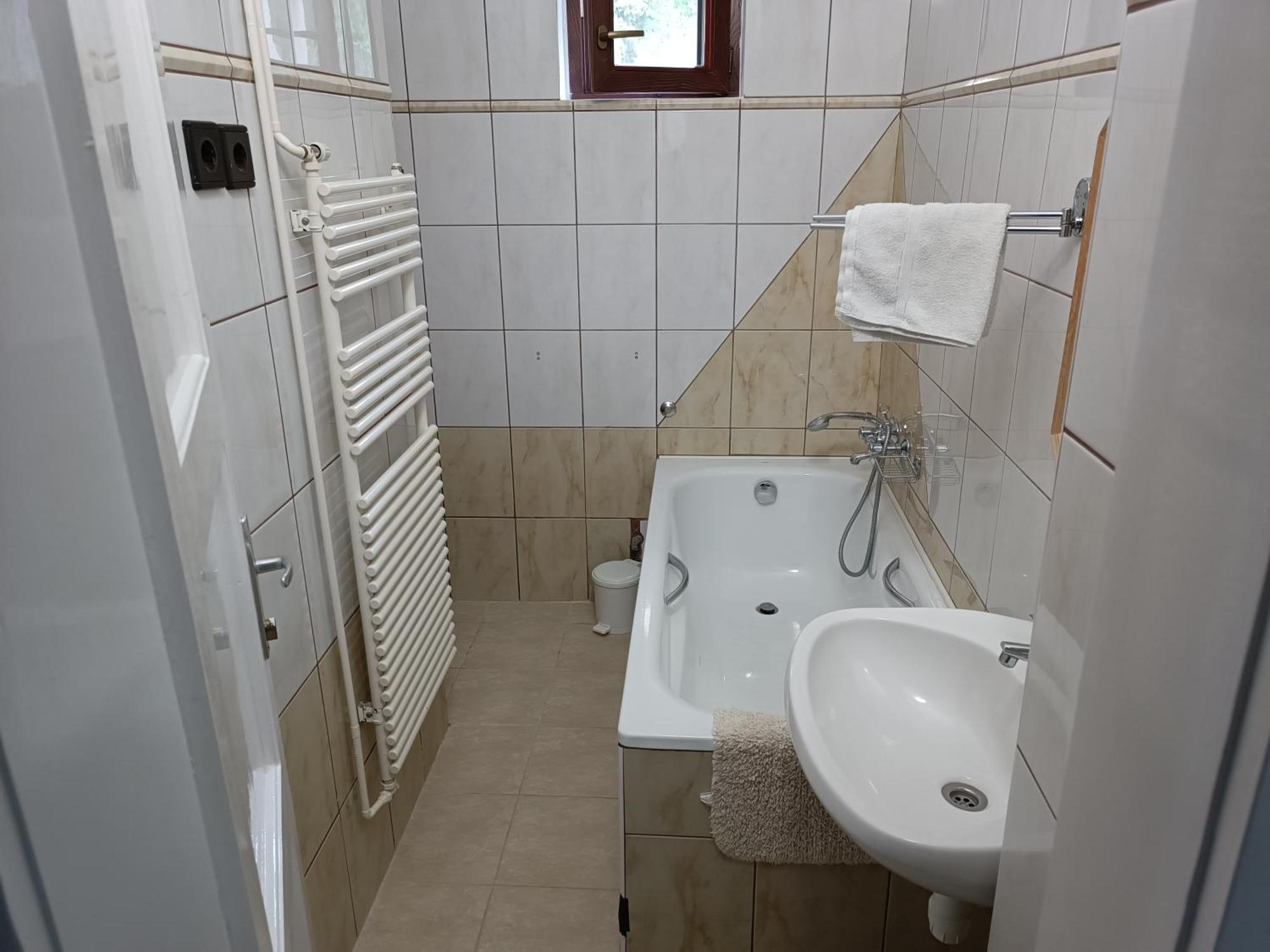 Hethazpuszta Erdeszlak Hotel Isztimer ภายนอก รูปภาพ